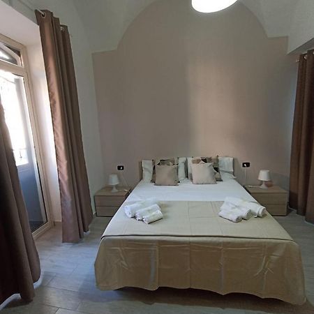 Vittorio Emanuele House Apartment คาตาเนีย ภายนอก รูปภาพ