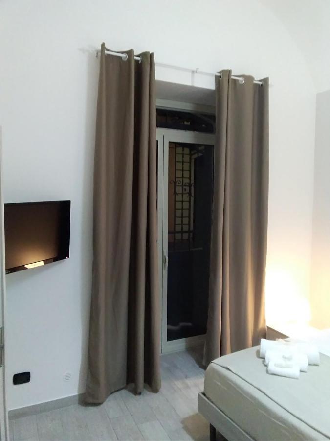 Vittorio Emanuele House Apartment คาตาเนีย ภายนอก รูปภาพ