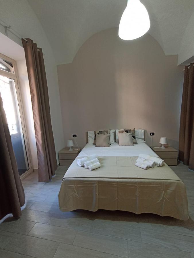 Vittorio Emanuele House Apartment คาตาเนีย ภายนอก รูปภาพ