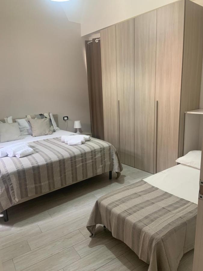 Vittorio Emanuele House Apartment คาตาเนีย ภายนอก รูปภาพ